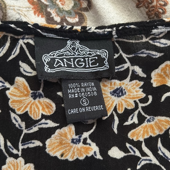 Adorable cover up/dress - Picture 3 of 3